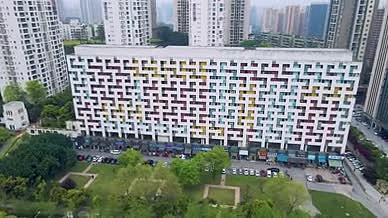 4K航拍重庆隆鑫花漾地标建筑视频的预览图